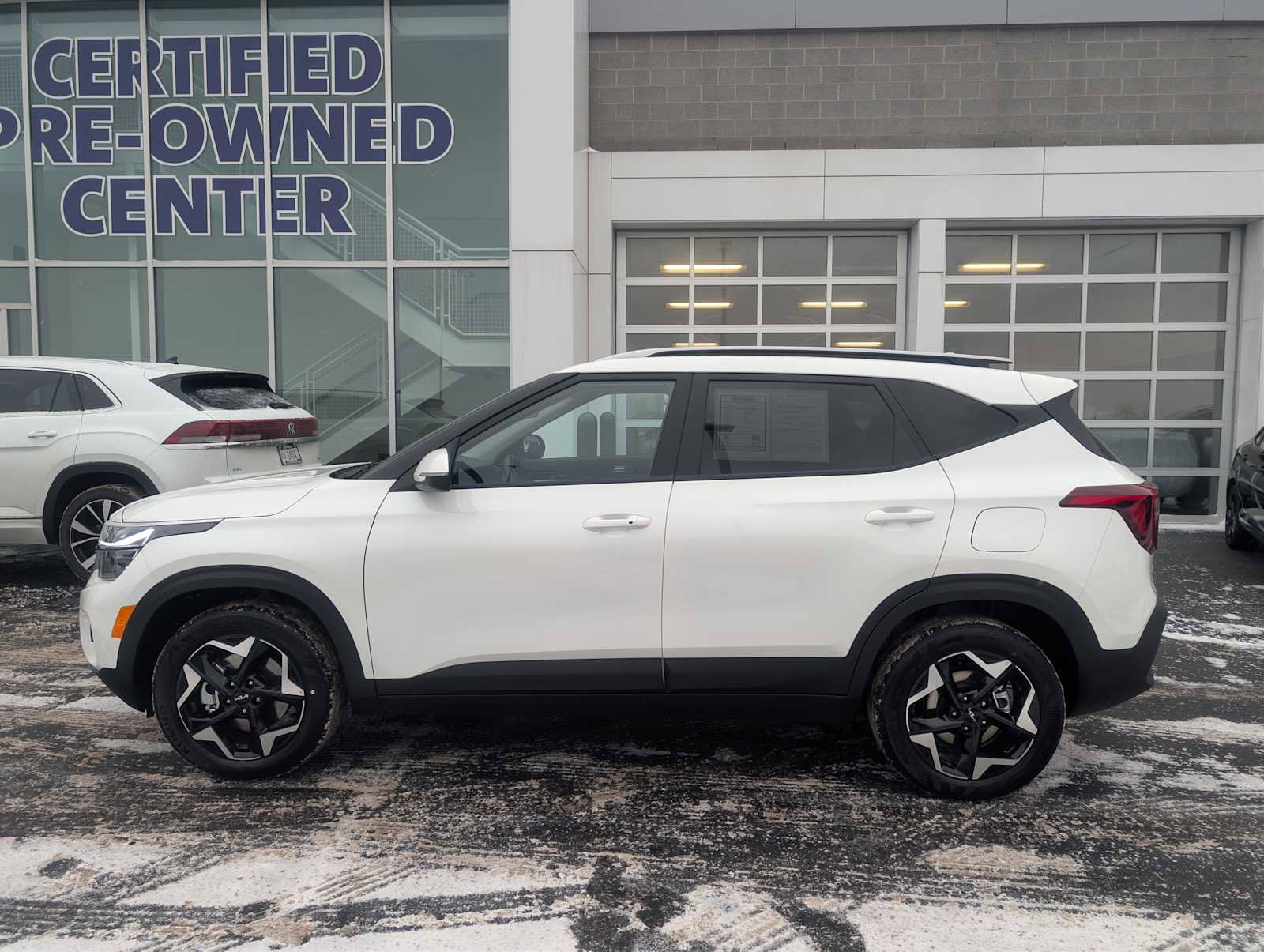 Used 2025 Kia Seltos S image 4