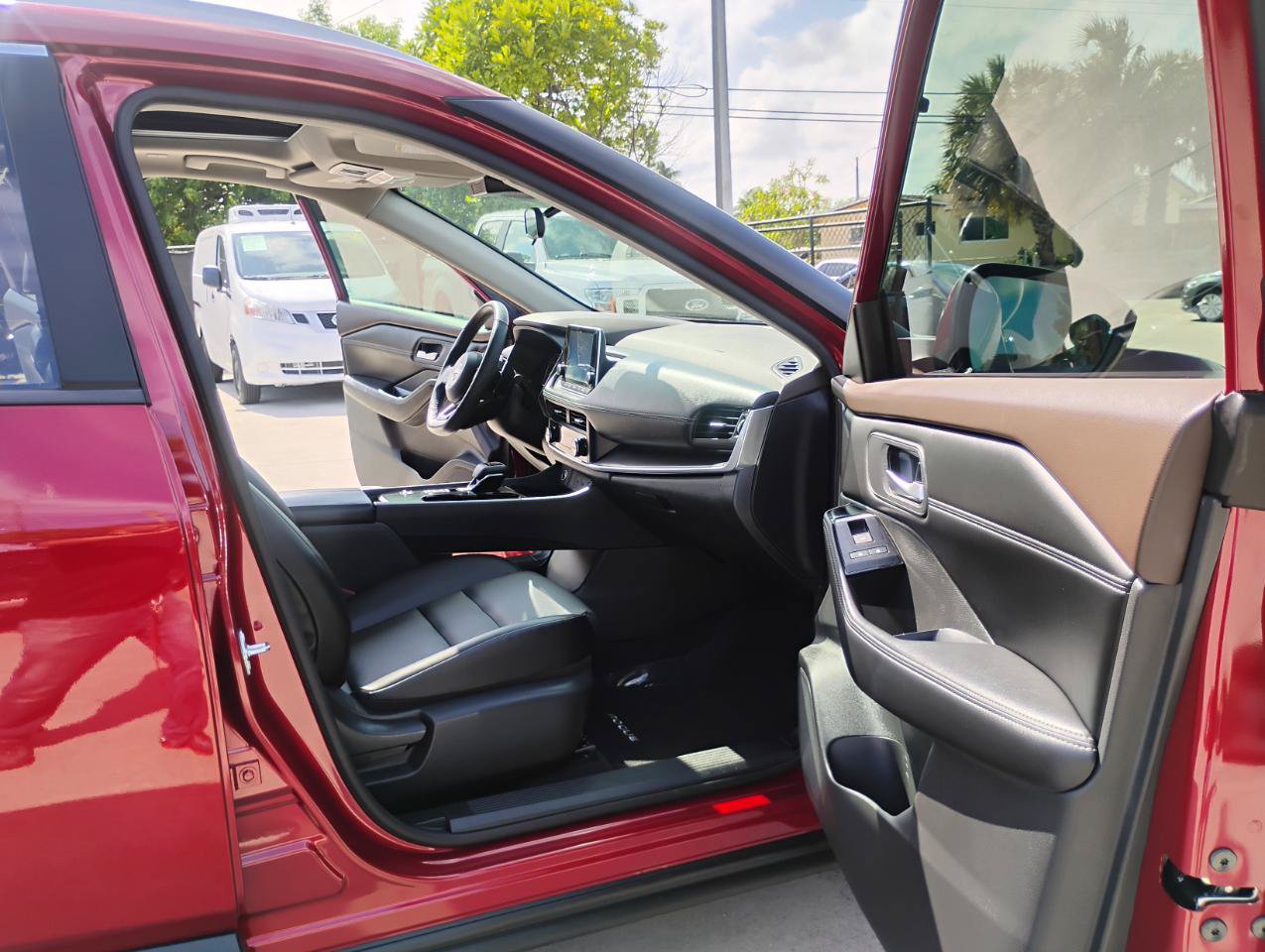 Used 2023 Nissan Rogue SV w/ SV Premium B Package FWD image 39