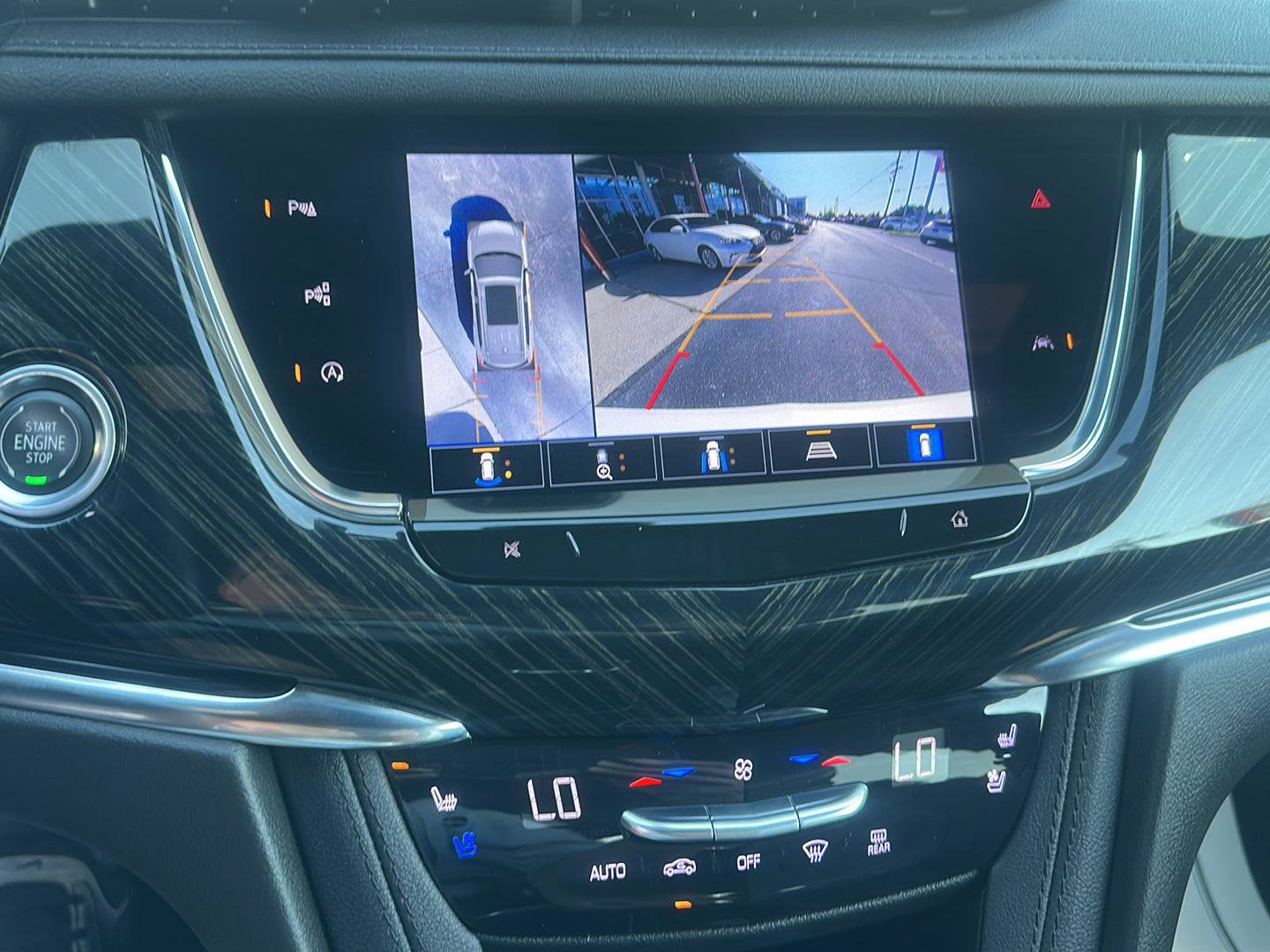 Used 2022 Cadillac XT6 Premium Luxury w/ Technology Package AWD/4WD image 31