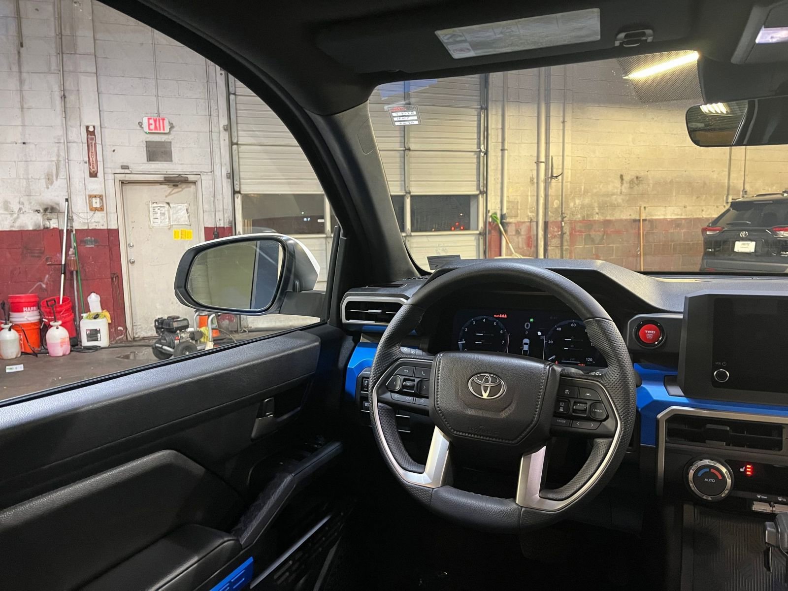 Used 2025 Toyota Tacoma TRD Off-Road image 35