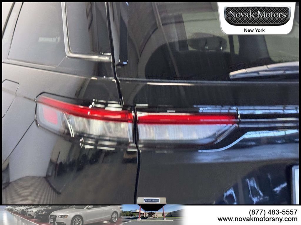 Used 2023 Jeep Grand Cherokee Overland AWD/4WD image 9