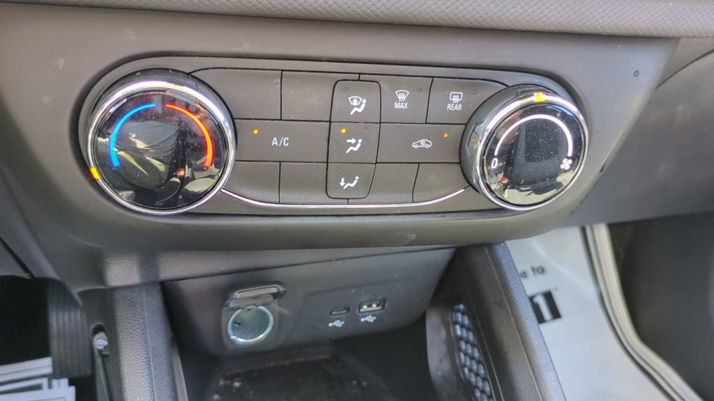 Used 2025 Chevrolet TrailBlazer LS w/ LS Convenience Package image 18