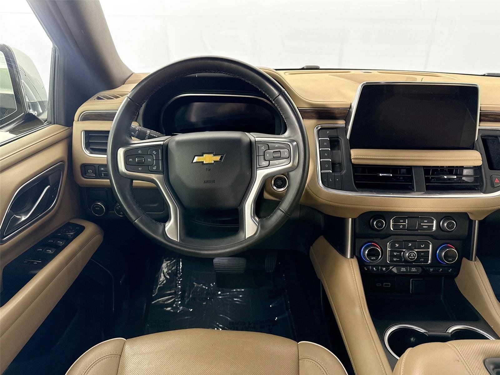 Used 2024 Chevrolet Suburban Premier RWD image 31