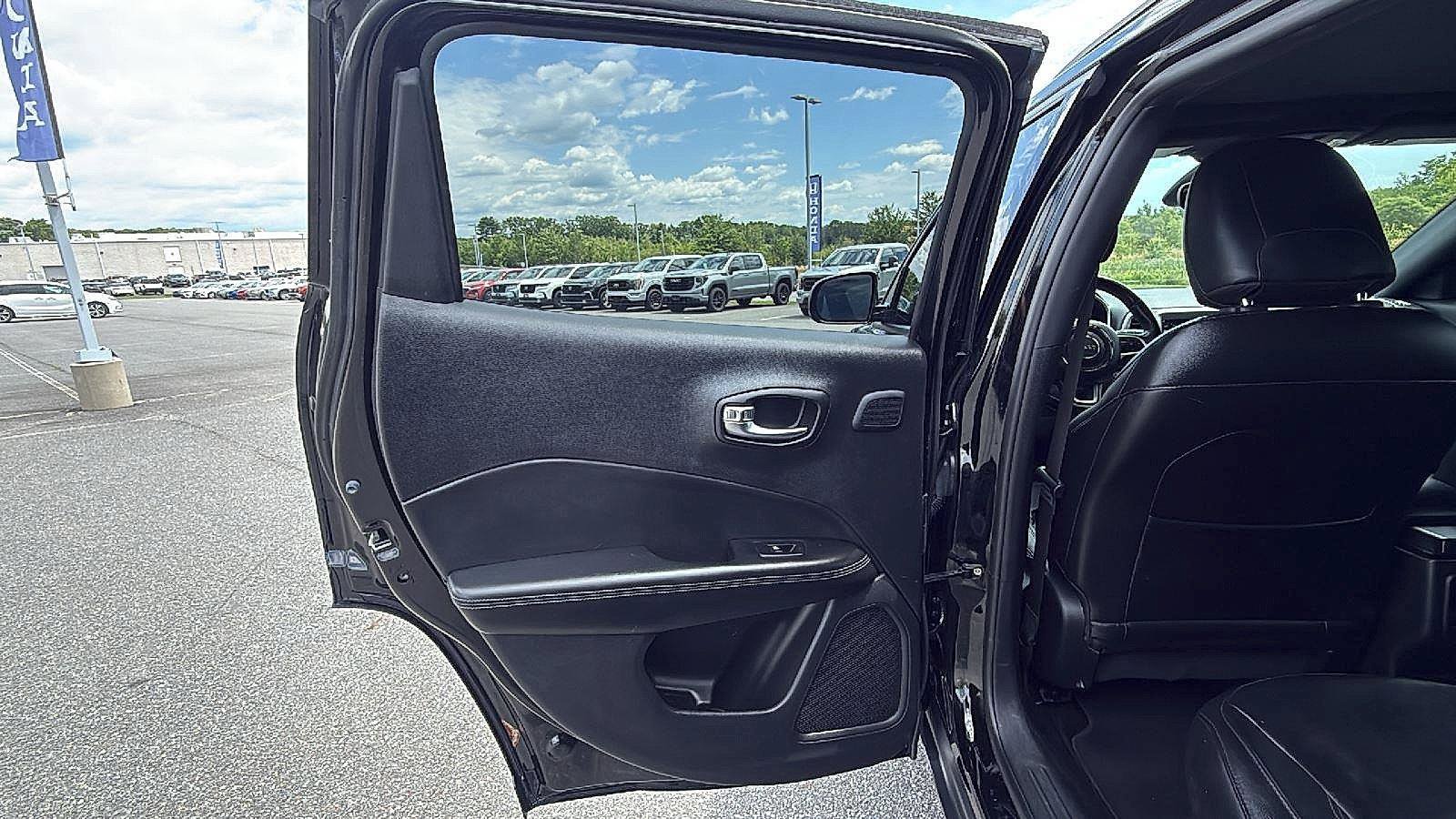 Used 2020 Jeep Compass High Altitude AWD/4WD image 23