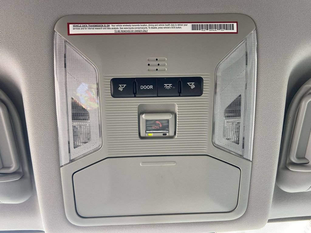 Used 2021 Toyota RAV4 XLE FWD image 18