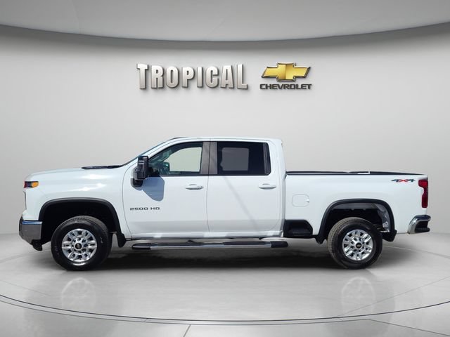 Used 2025 Chevrolet Silverado 2500 LT w/ Convenience Package AWD/4WD image 2