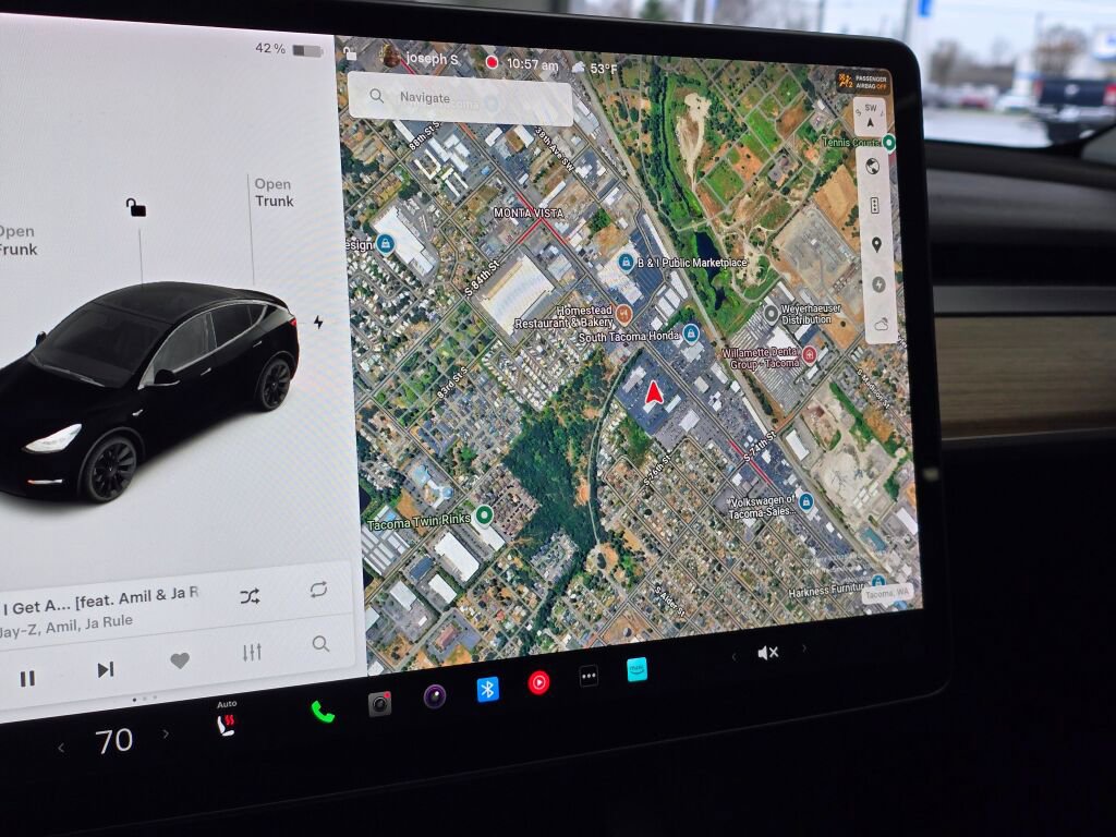 Used 2021 Tesla Model Y Long Range image 30