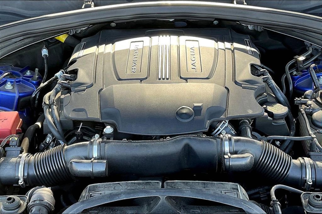 Used 2020 Jaguar F-PACE S image 29