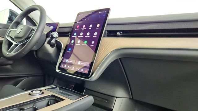New 2026 Volvo EX90 Plus AWD/4WD image 36