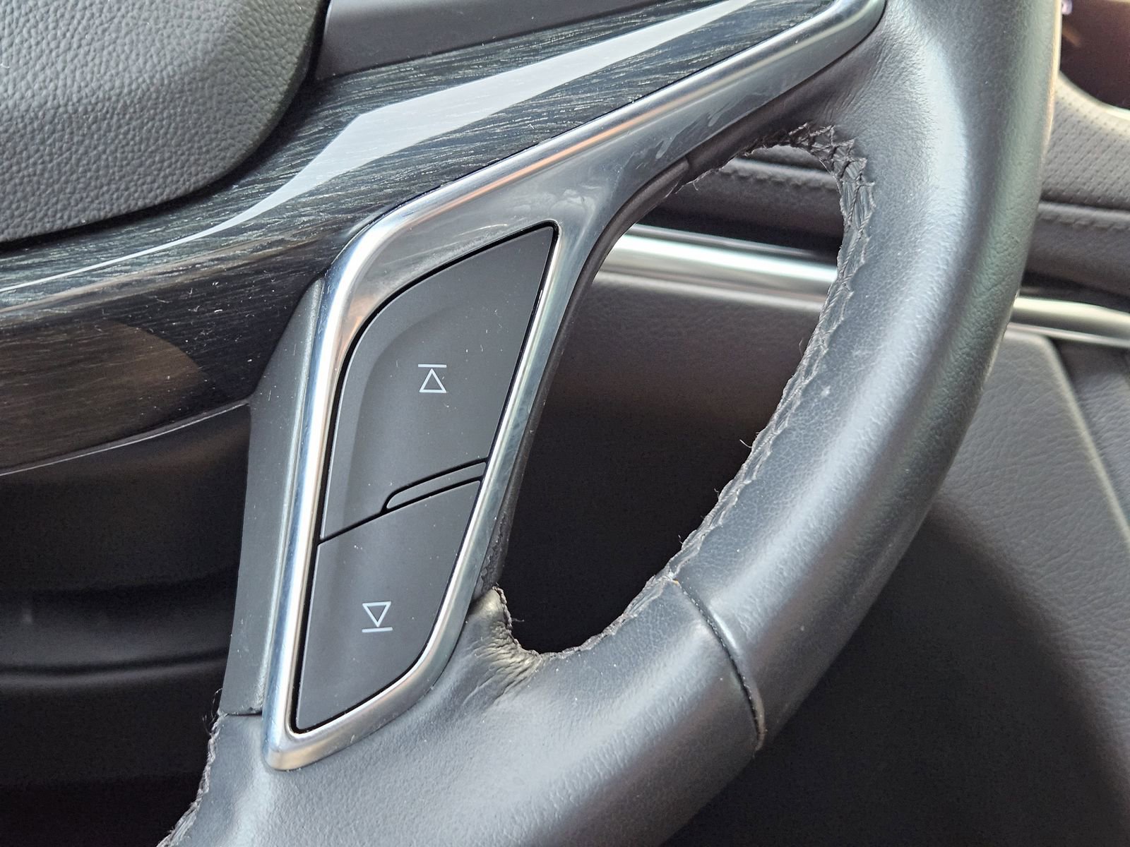 Certified 2023 Cadillac XT5 Premium Luxury FWD image 26