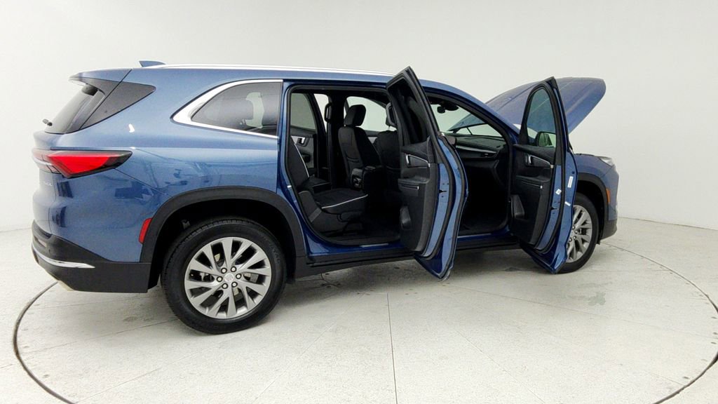 Certified 2025 Buick Enclave Preferred image 13