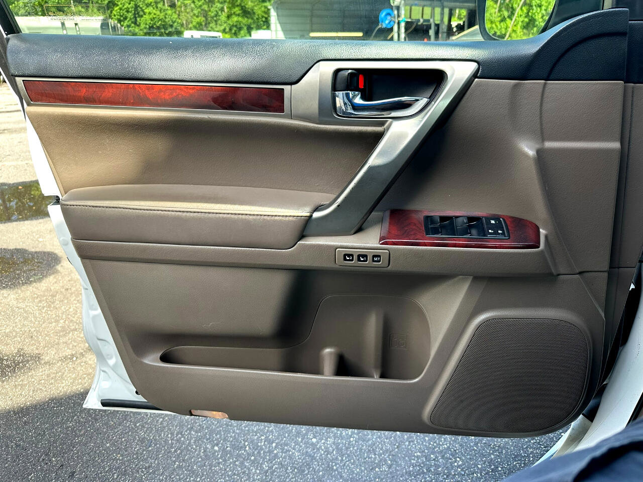 Used 2012 Lexus GX 460 w/ Comfort Plus Pkg image 28