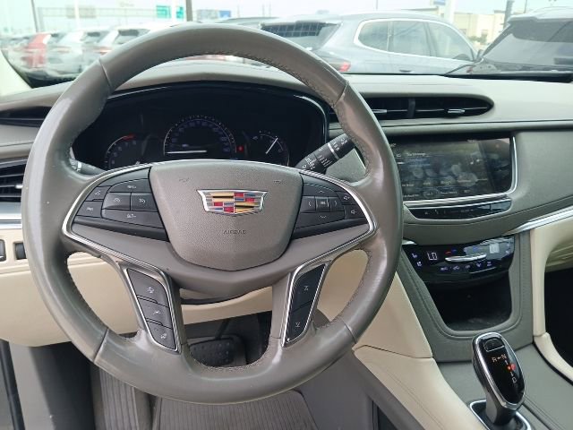Used 2019 Cadillac XT5 Premium Luxury FWD image 16