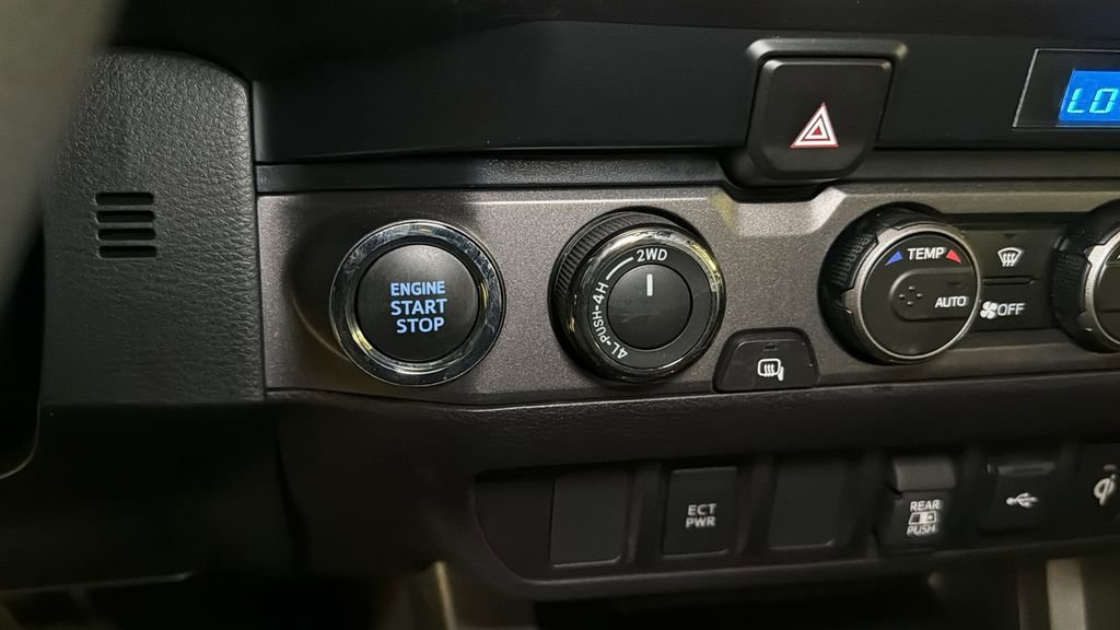 Used 2023 Toyota Tacoma TRD Off-Road image 25