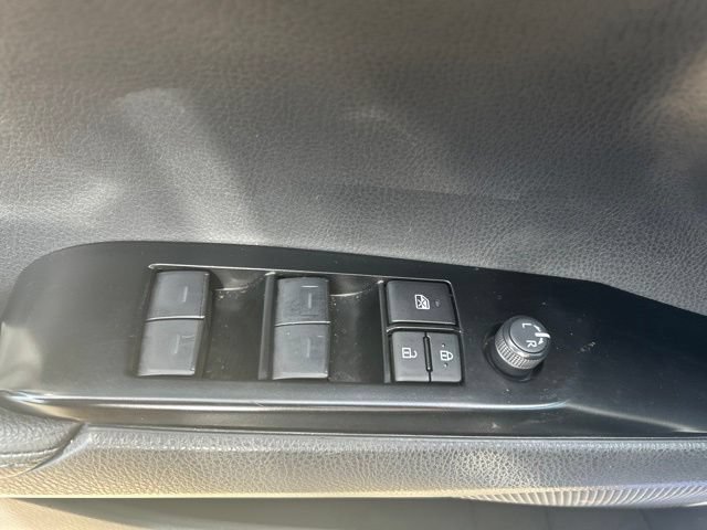 Used 2025 Toyota Camry XSE FWD image 12