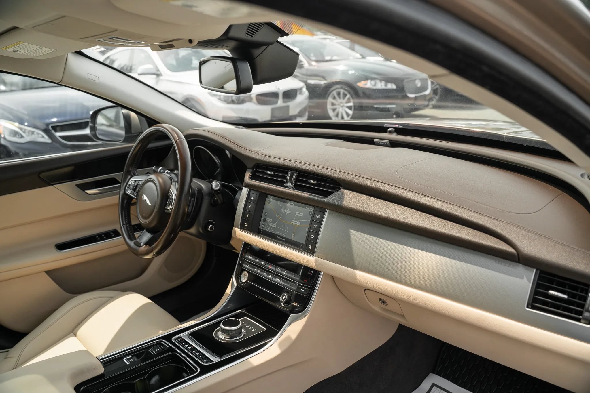 Used 2017 Jaguar XF Premium AWD/4WD image 13