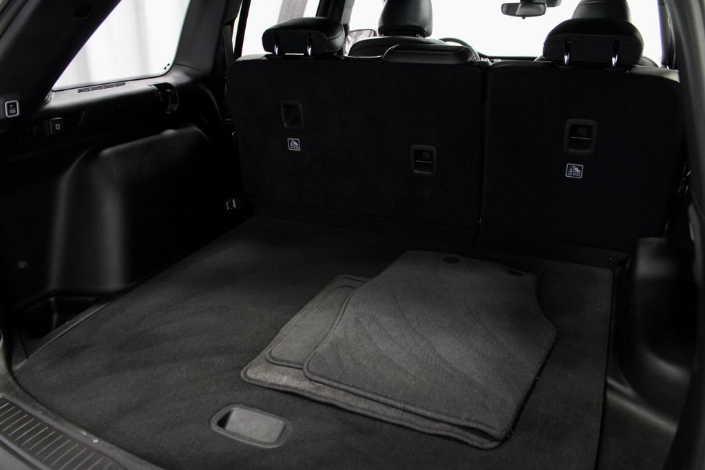 Used 2023 Jeep Grand Cherokee Altitude AWD/4WD image 13