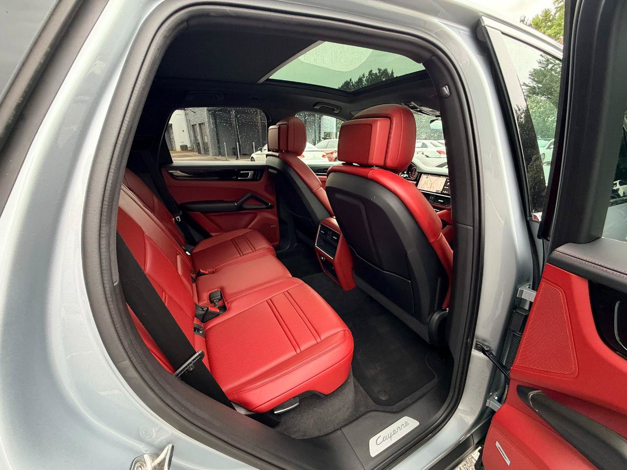 Used 2021 Porsche Cayenne AWD/4WD image 13