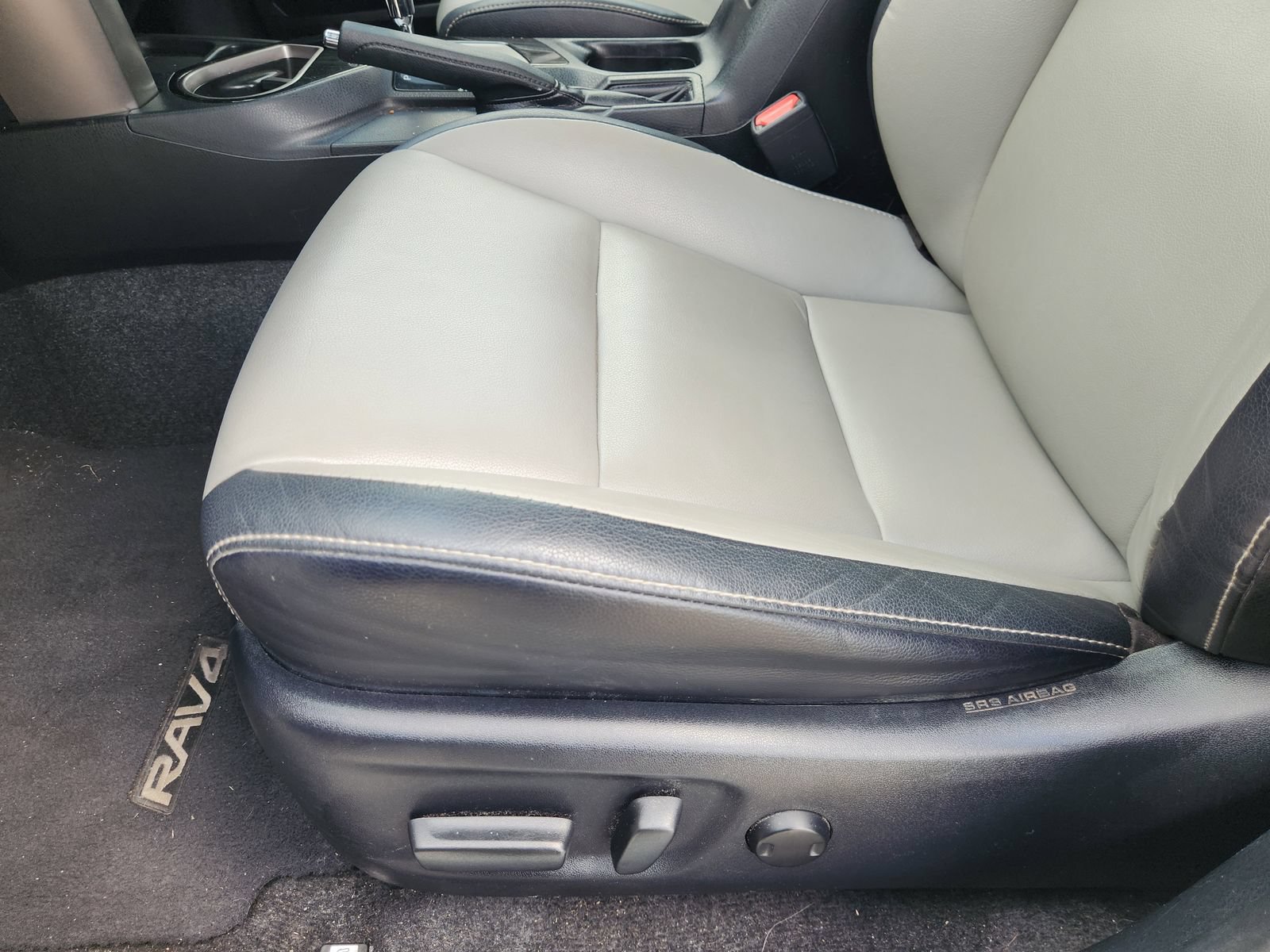 Used 2017 Toyota RAV4 Limited w/ Advanced Technology Package FWD image 29
