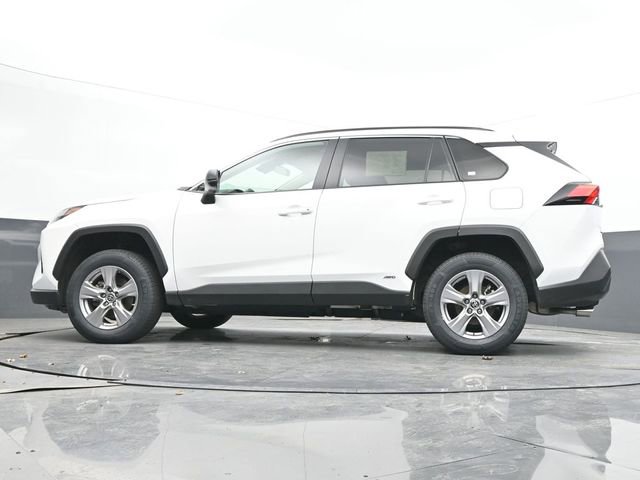 Used 2024 Toyota RAV4 LE AWD/4WD image 43