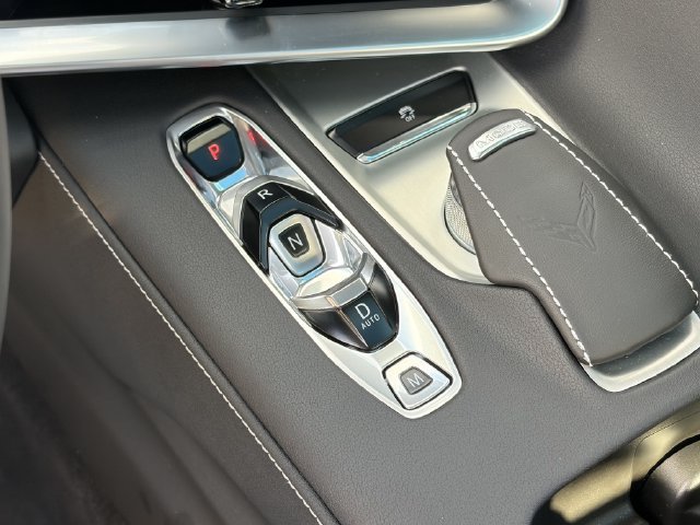 Used 2025 Chevrolet Corvette Z06 RWD image 16