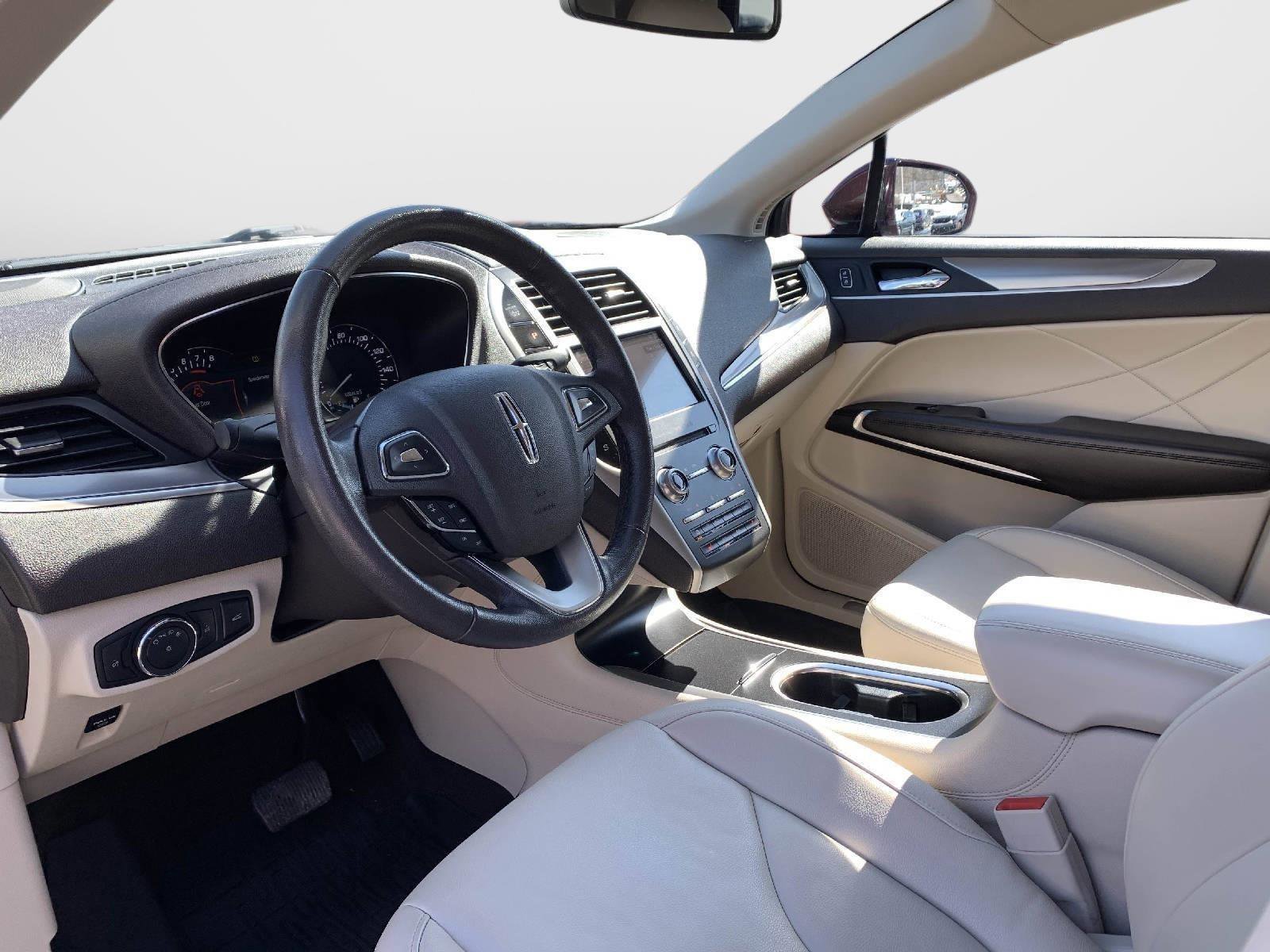 Used 2019 Lincoln MKC Premiere image 32