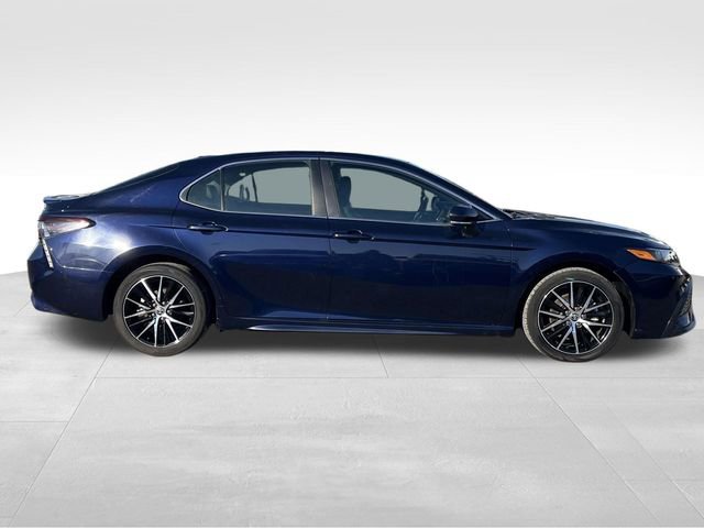 Used 2022 Toyota Camry SE image 8