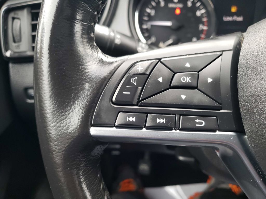 Used 2017 Nissan Rogue Sport SL image 16