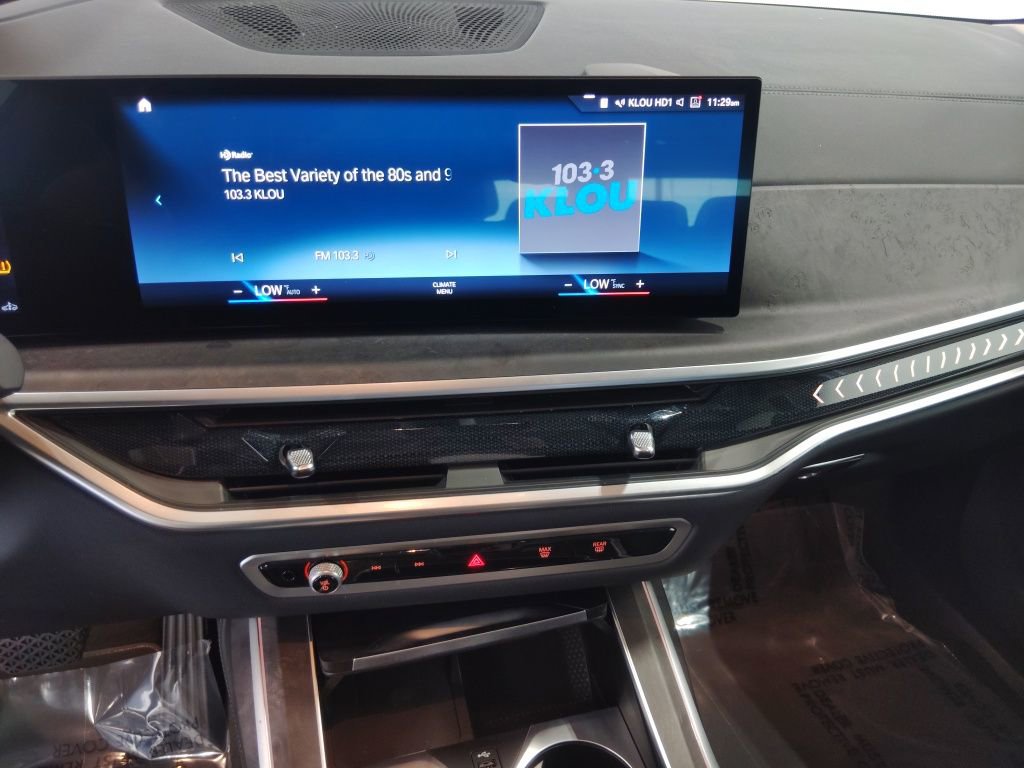 Used 2023 BMW X7 xDrive40i w/ Premium Package image 22