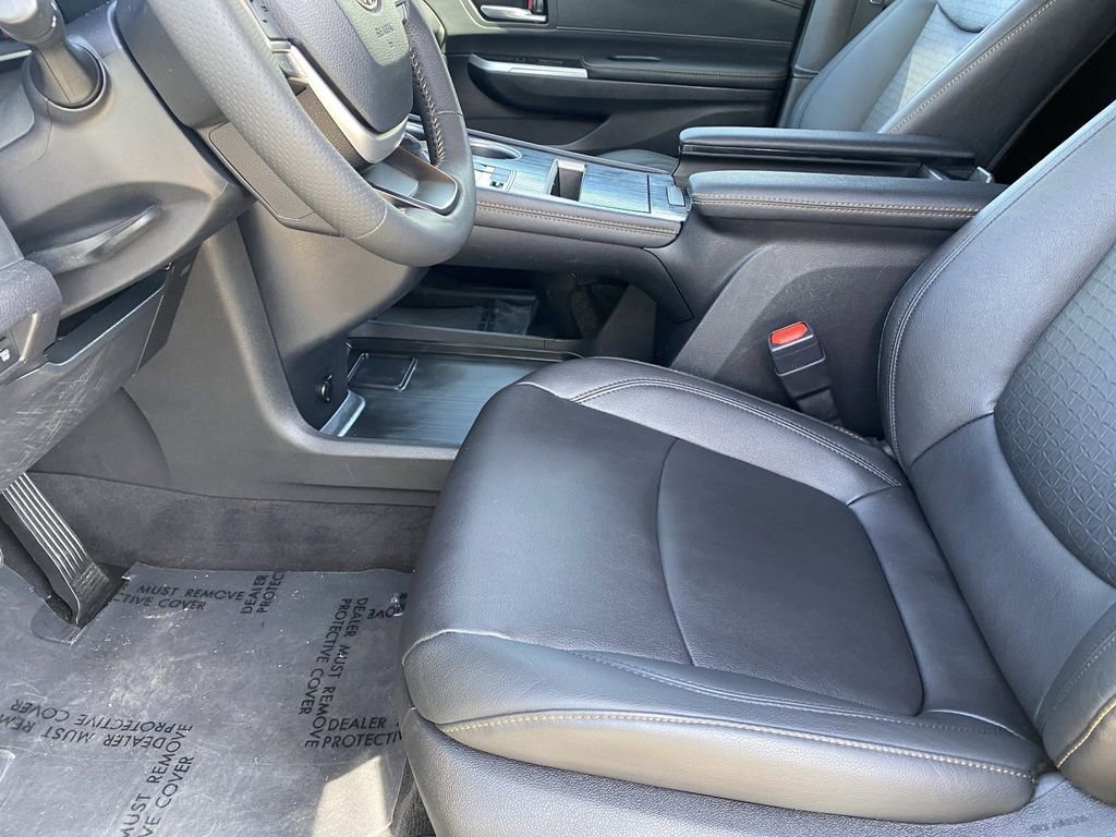 Certified 2025 Toyota Sienna XLE Woodland Edition image 24