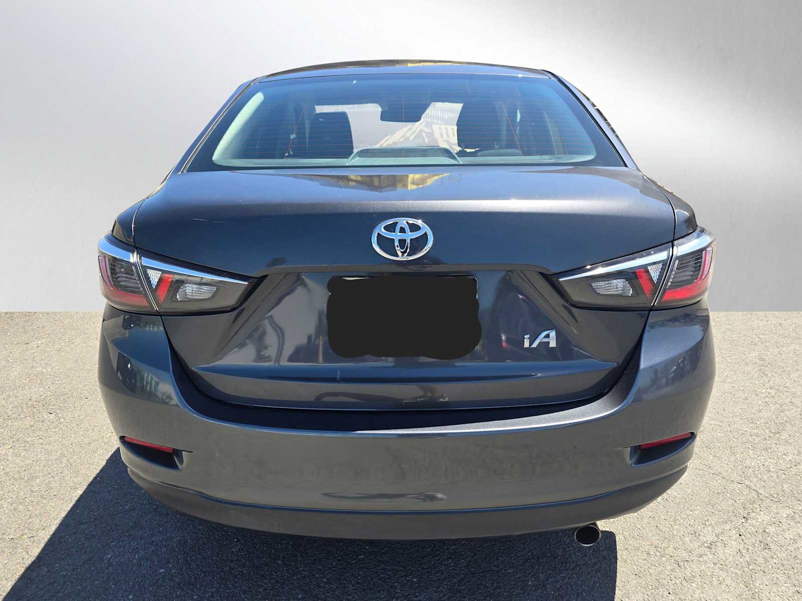 Used 2018 Toyota Yaris iA FWD image 4