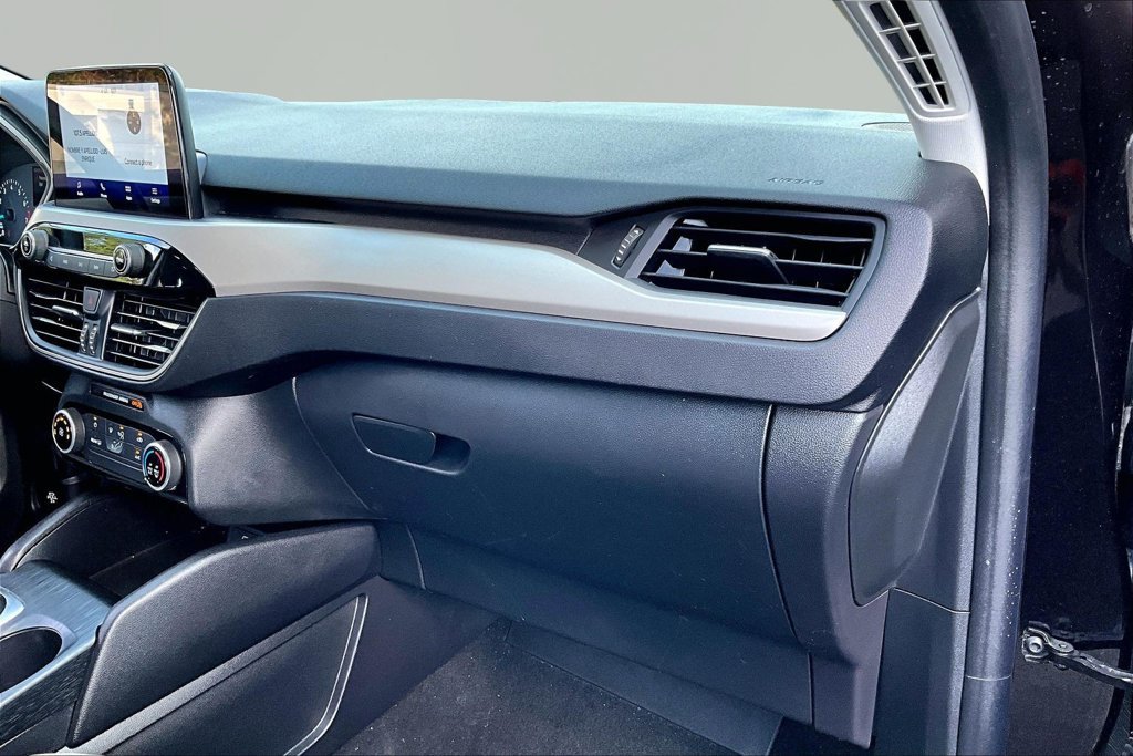 Used 2022 Ford Escape SE FWD image 18