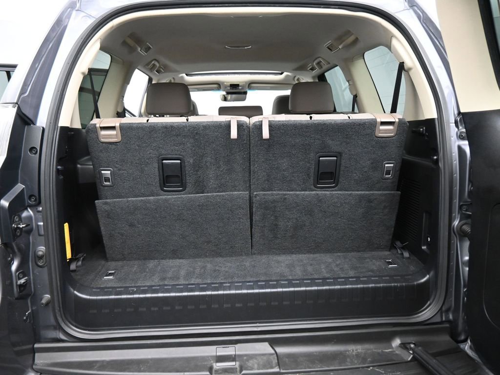 Used 2023 Lexus GX 460 Premium w/ Premium Package image 22