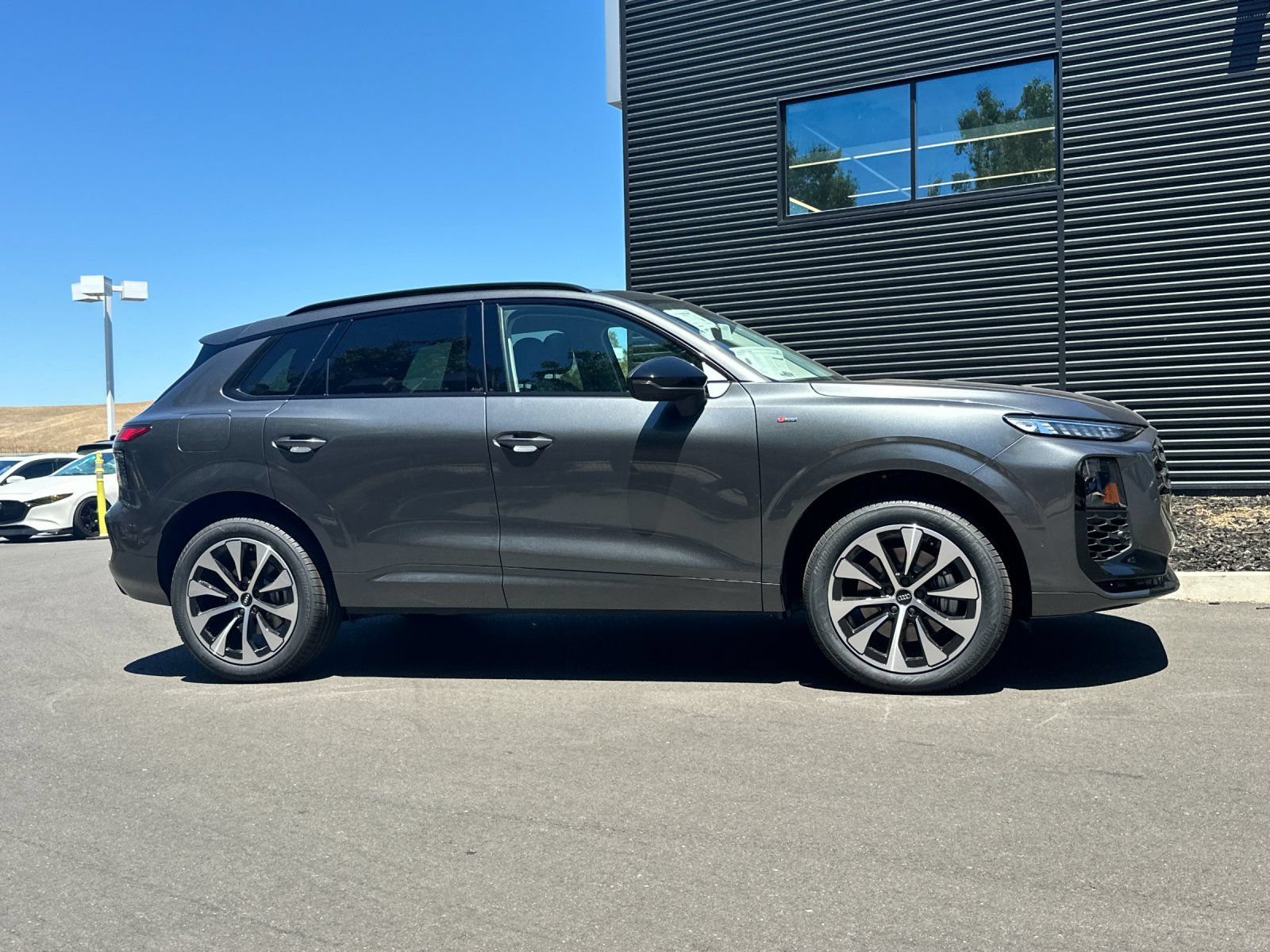 New 2026 Audi Q3 quattro 2.0T AWD/4WD image 7