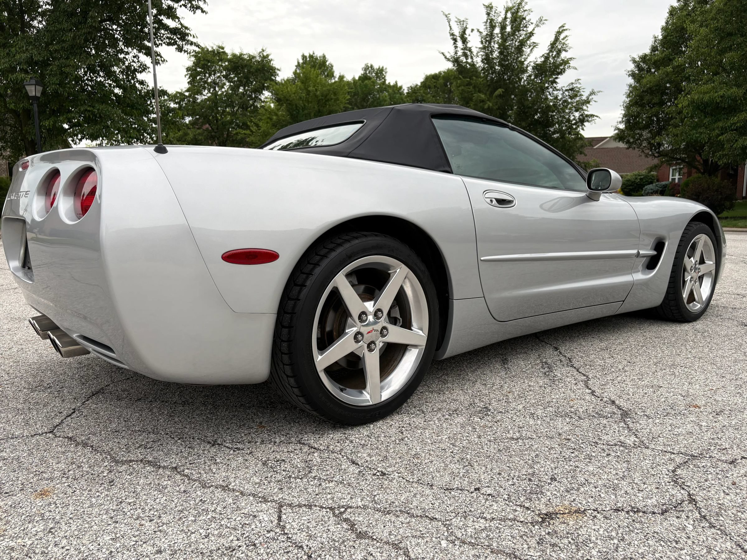 Used 1999 Chevrolet Corvette Convertible w/ Performance Handling Pkg RWD image 9