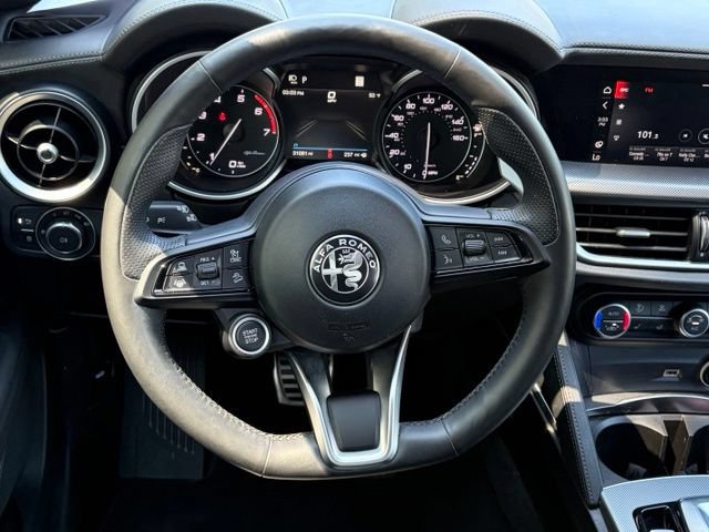 Used 2023 Alfa Romeo Stelvio Veloce AWD/4WD image 48