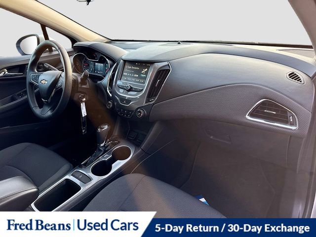 Used 2017 Chevrolet Cruze LT image 29