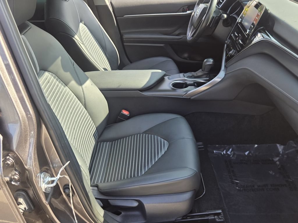 Used 2024 Toyota Camry SE w/ Convenience Package FWD image 15