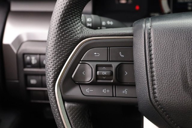 Used 2024 Toyota Tacoma SR5 AWD/4WD image 11
