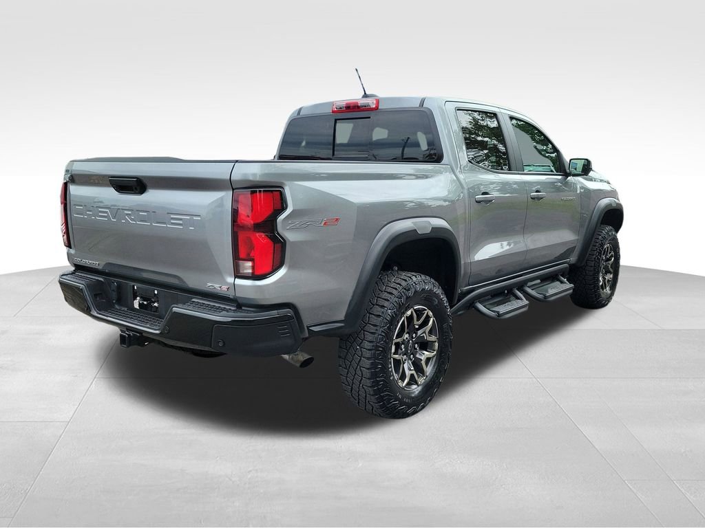Used 2024 Chevrolet Colorado ZR2 w/ Technology Package AWD/4WD image 4