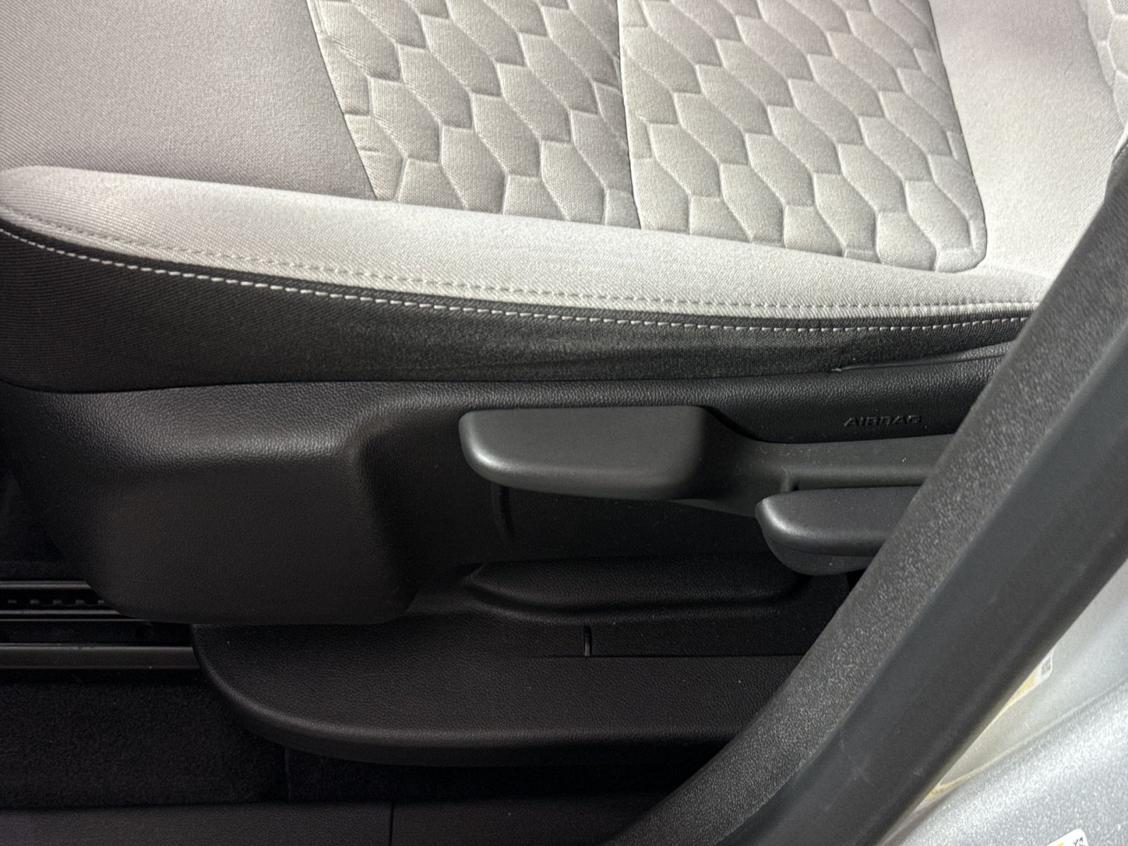 Used 2021 Chevrolet Equinox LS FWD image 14