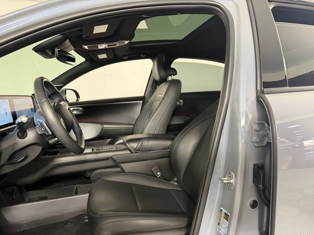 Used 2024 Hyundai Ioniq 6 Limited image 22
