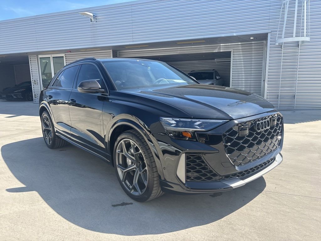 Used 2026 Audi RS Q8 performance w/ RS Design Package - Red AWD/4WD image 3