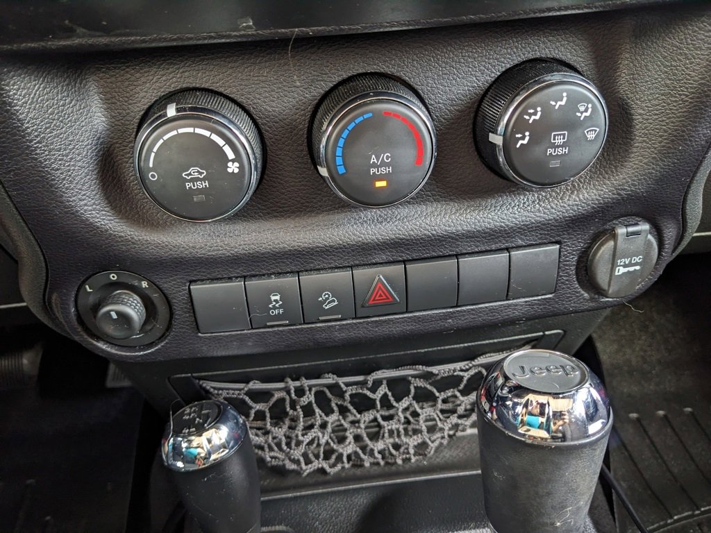 Used 2015 Jeep Wrangler Unlimited Sport w/ Quick Order Package 24S image 24