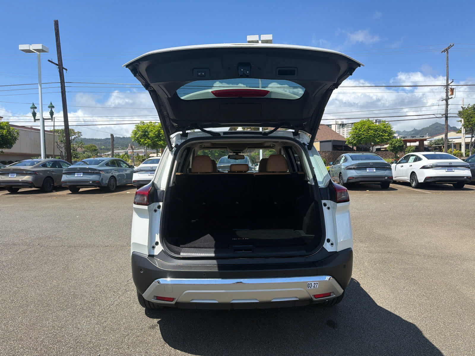 Used 2023 Nissan Rogue Platinum w/ Platinum Premium Package FWD image 11