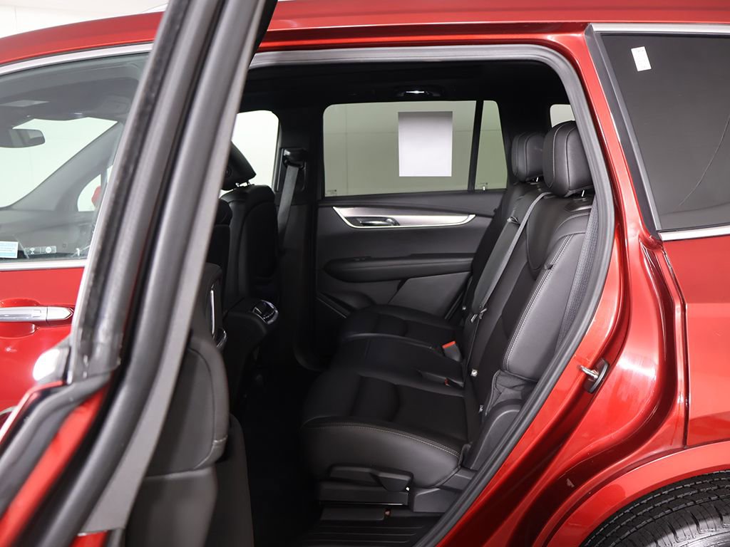 Used 2023 Cadillac XT6 Luxury image 34