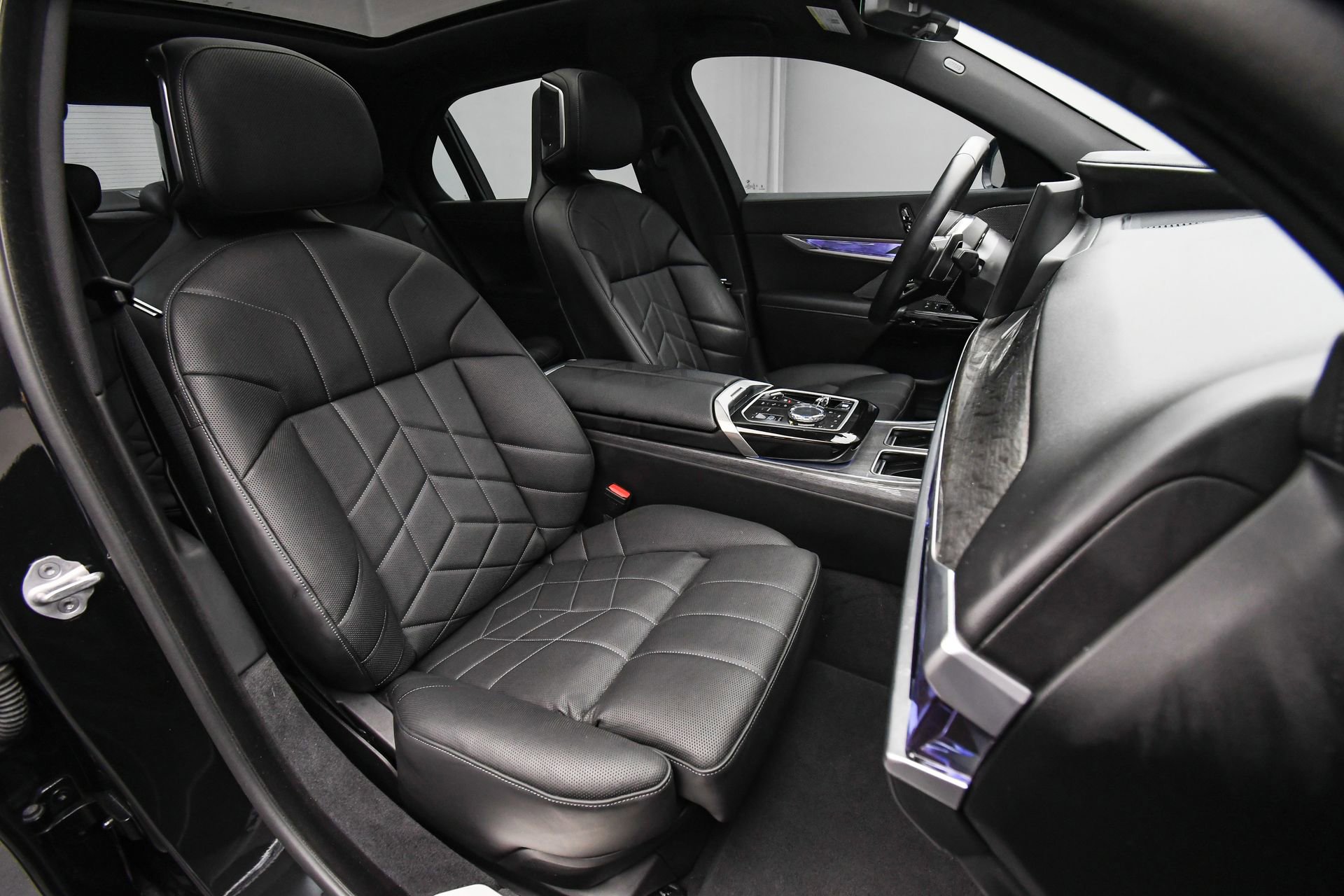 Used 2024 BMW 760i xDrive 760i xDrive image 16