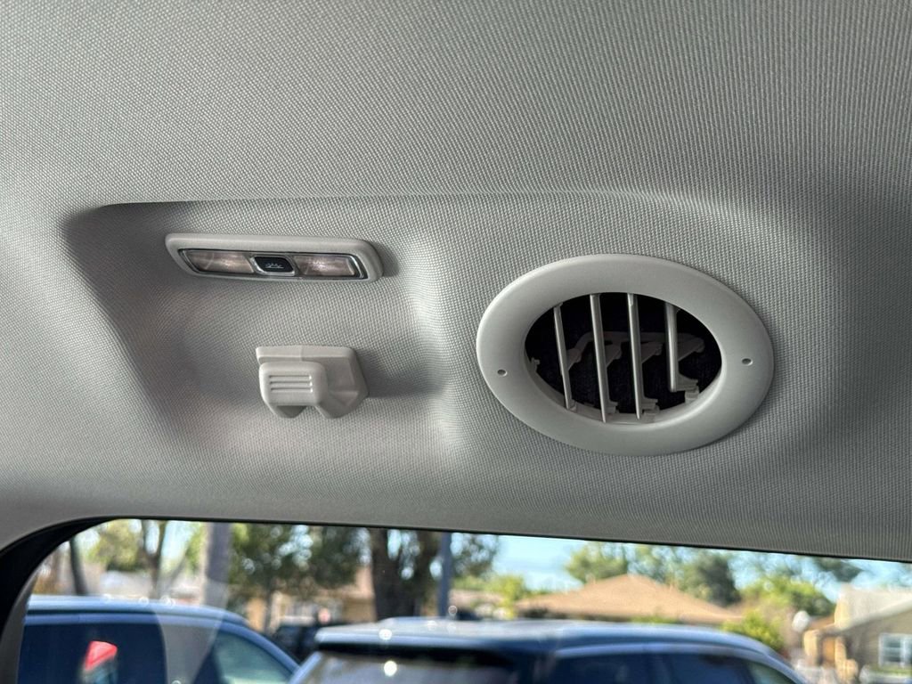 Used 2025 Ford Explorer Active w/ Active Comfort Package image 14