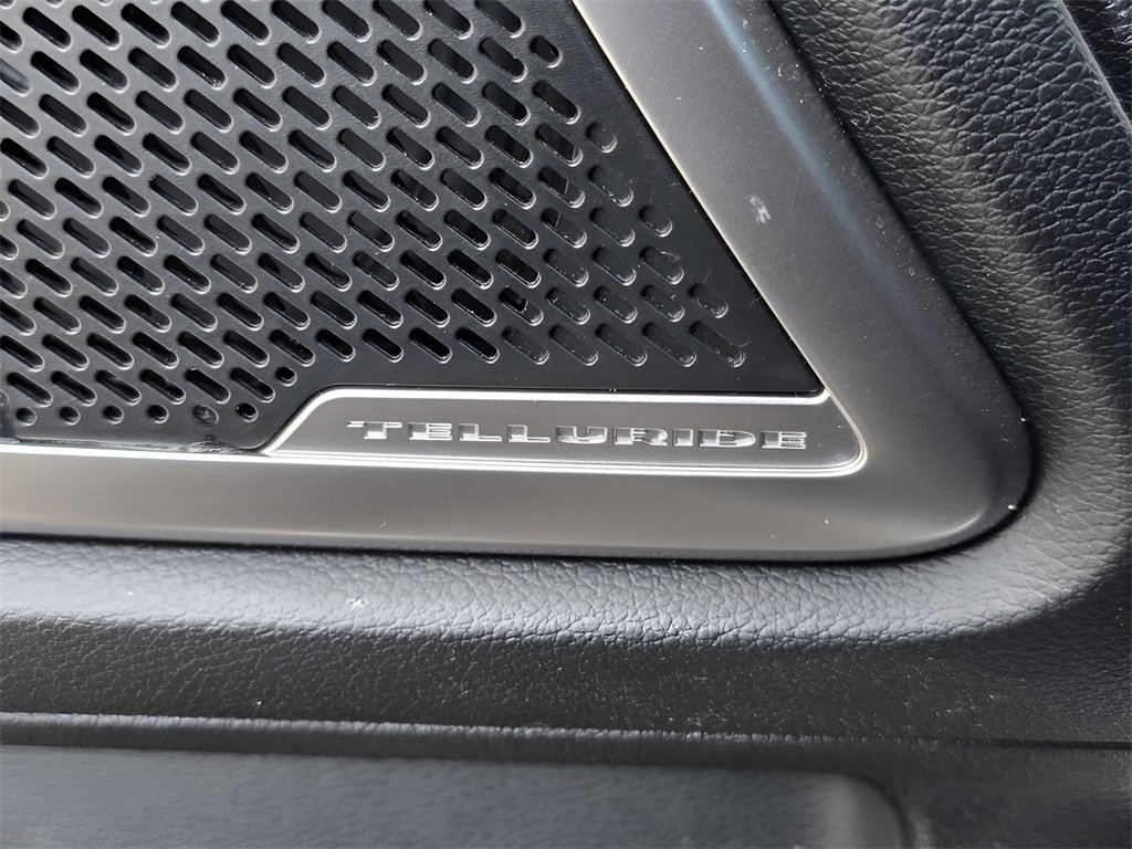 Used 2025 Kia Telluride AWD image 21