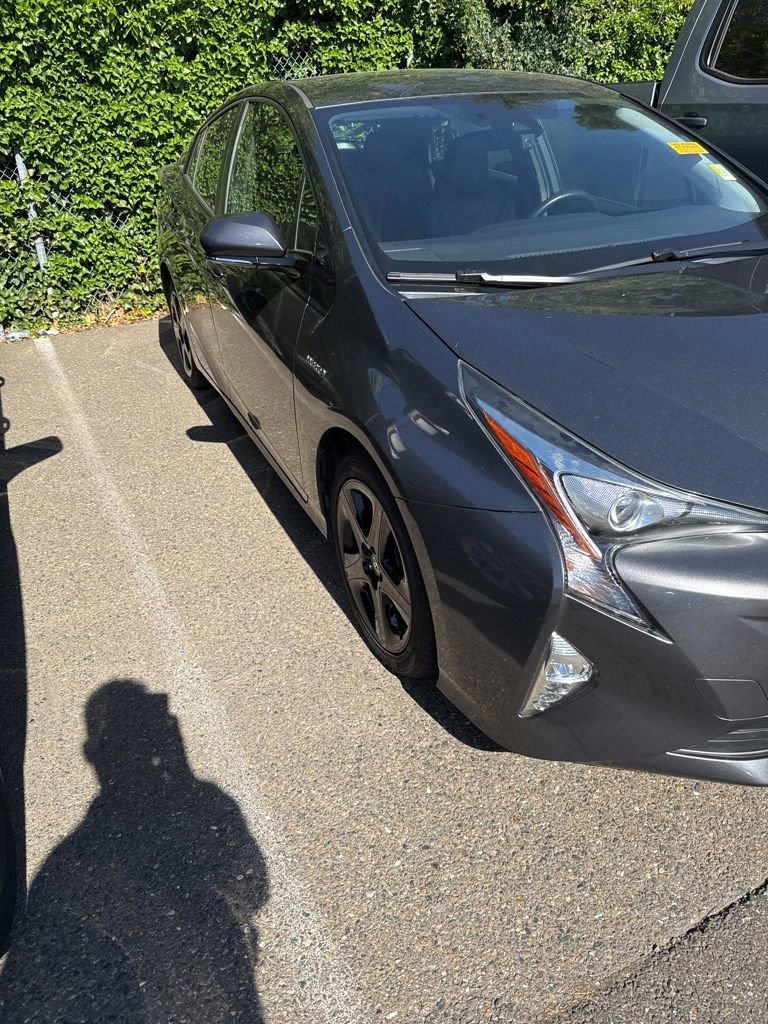 Used 2017 Toyota Prius Three Touring w/ Carpet Mat Package FWD image 4